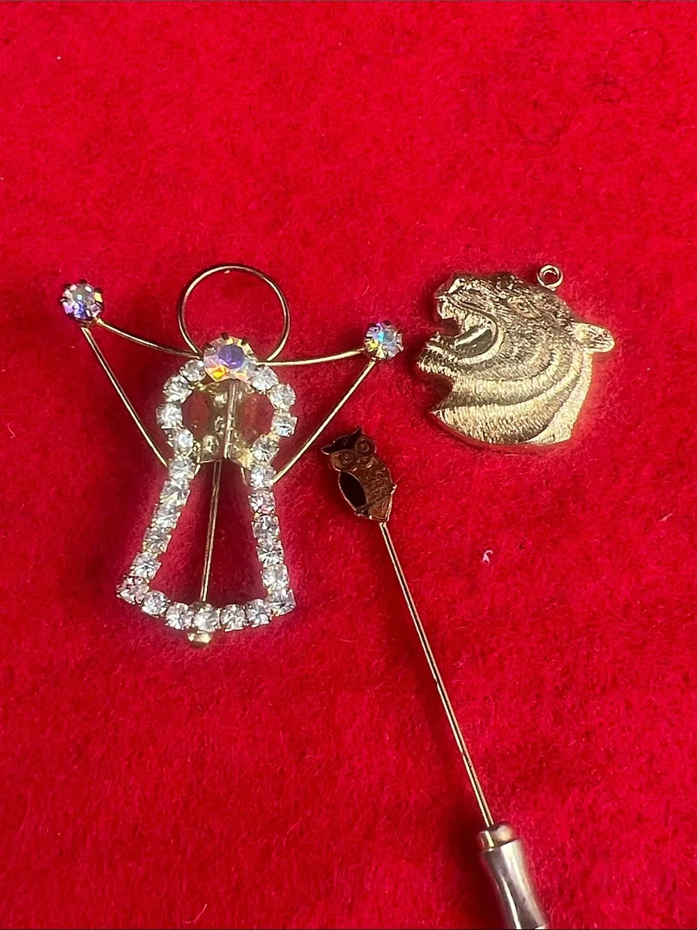 Vintage Gold Tone Pearl & Crystal Jewelry Lot - Necklace, Brooches, Earrings